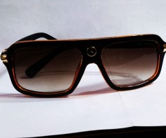عینک آفتابی مرسدس بنز با قدرت حفاظت uv400