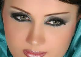آموزش آرایش چشم - سایه زدن چشم - استفاده رمیل در مژه ها